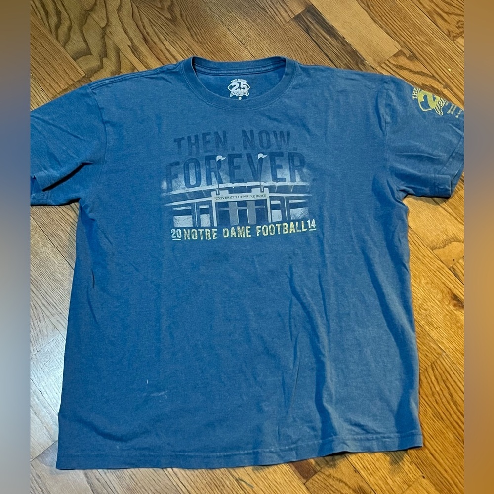 Notre Dame Fighting Irish T-Shirt NCAA Football 2014 Back Hit Men's sz Large
